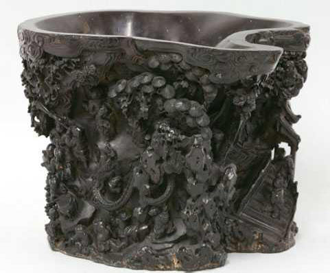 Двойката беше шокирана, като научи, че подпира вратата с гърне за 400 000 долара.