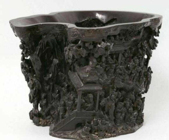 Двойката беше шокирана, като научи, че подпира вратата с гърне за 400 000 долара.