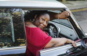 Сумоист 30 години не може да се оправи, защото не се вписва в инструктора за автомобили