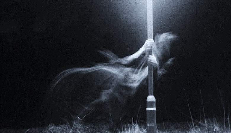 Светлият призрак удари камерата за наблюдение