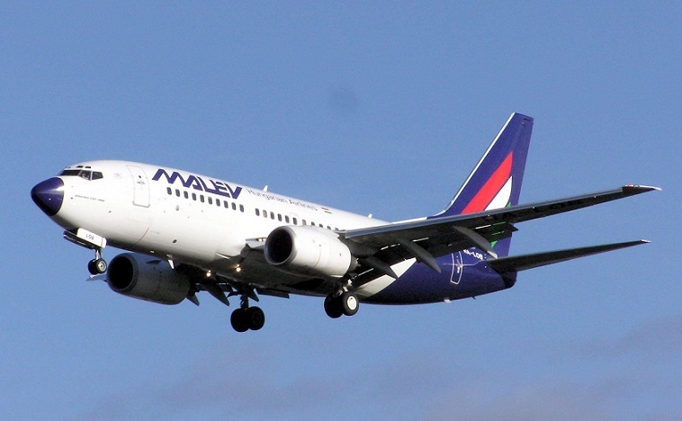 Опасни пукнатини открити в самолета на Boeing