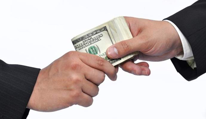 Уганданският служител не успя да подкупи Бог