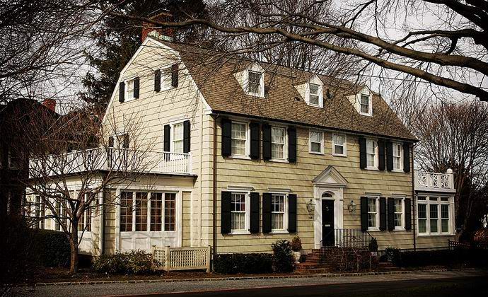 В Америка прочутата къща убийци беше пусната на търг