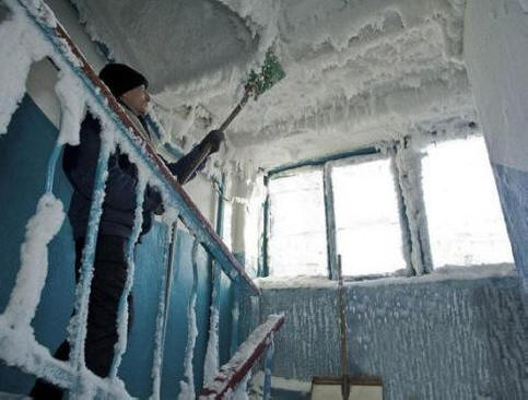 В Казахстан, минус 59 градуса, у дома, като във фризер