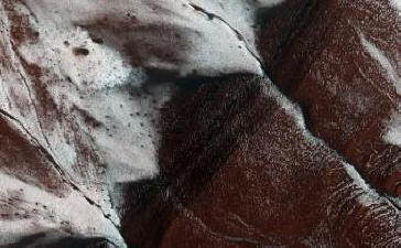 НАСА показа ледени скали на Марс