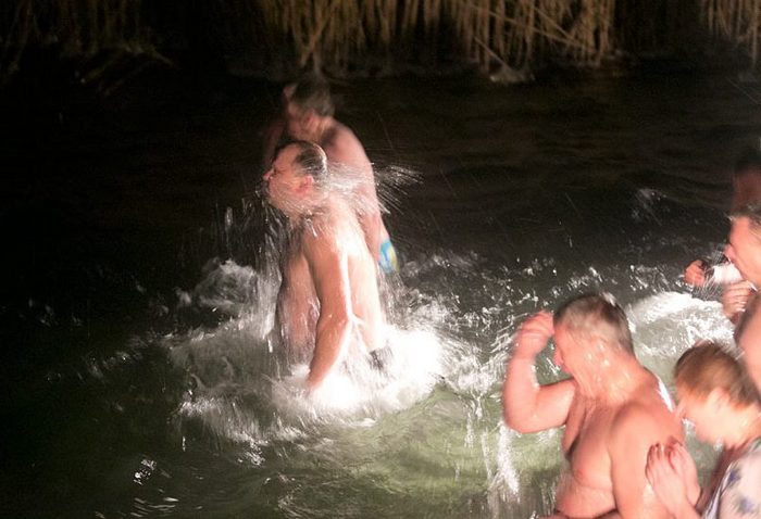 В нощта от неделя на понеделник ще се извърши кръщелно къпане в цяла Русия