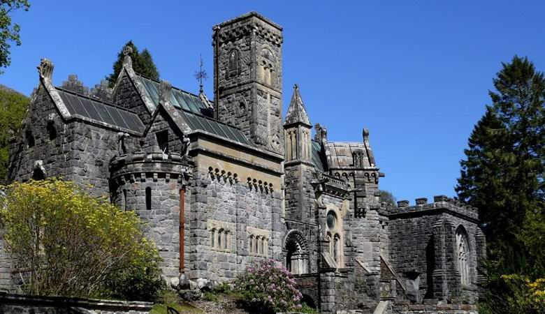 Духът е сниман в старата църква