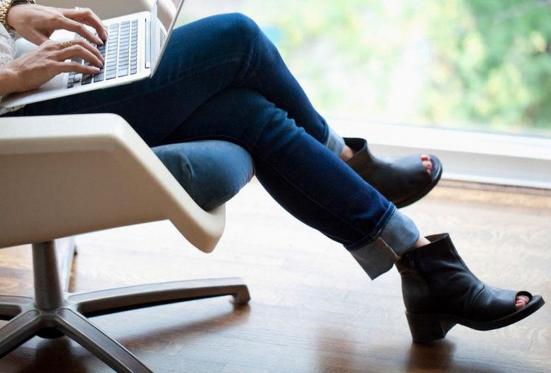 Разширени вени и целулит: причината е лош навик