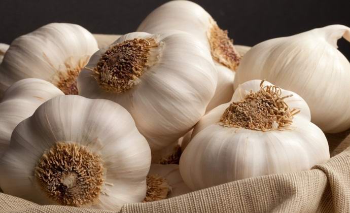 Вкусът на чесъна може да се усети ... с краката си