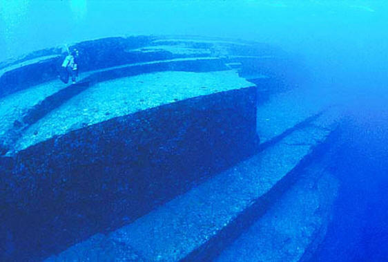 подводни пирамиди