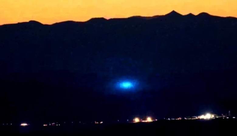 Тайнствен син огън се издигна над